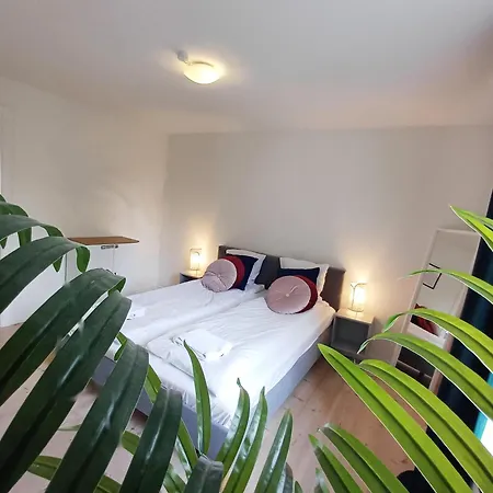 Charming 2 Bedroom Free Parking *