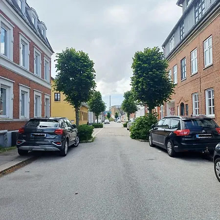 In The With Free Parking Apartment *