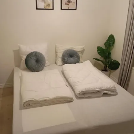 Charming 2 Bedroom Free Parking *